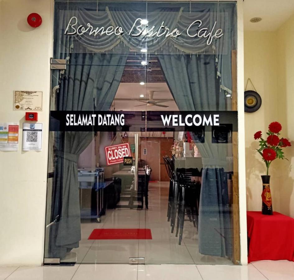 Super Oyo 90464 Borneo Suites Hotel Kota Kinabalu Exterior photo